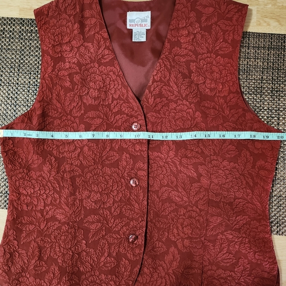 Vintage Red Embossed Victorian Denim Republic Ladies Vest Sz L - Picture 8 of 10